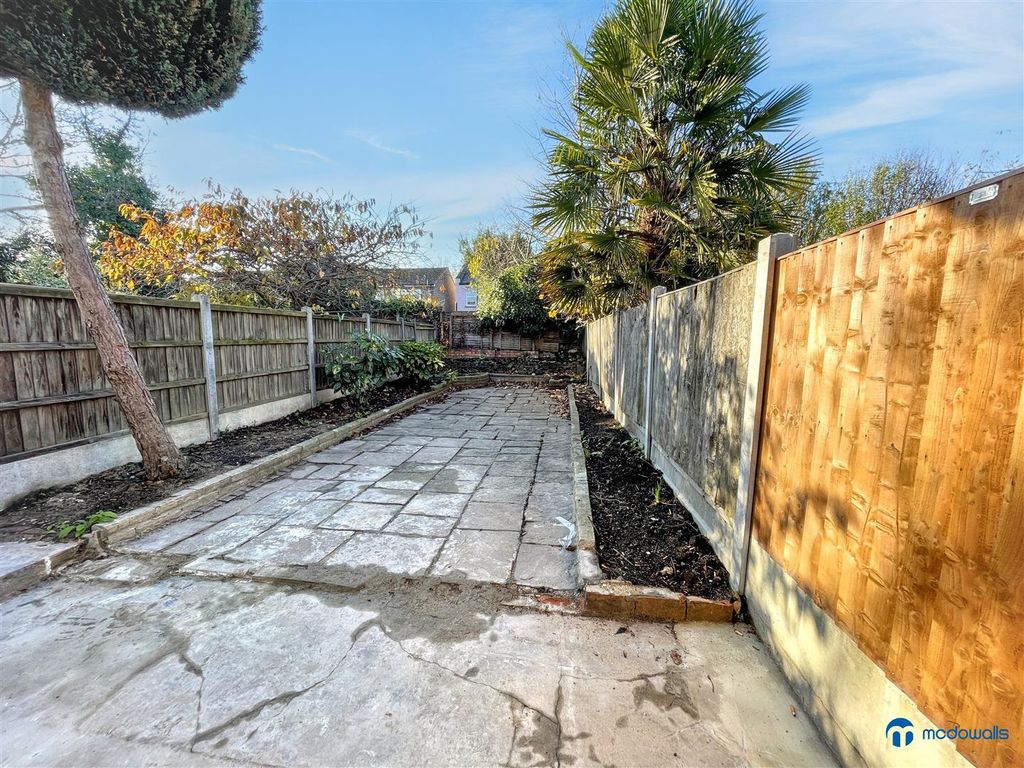 Property photo 3 of 20 141Fieldrd_E79Dh (3).Jpg