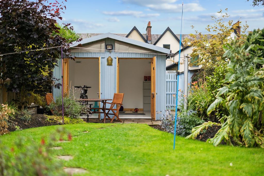 Property photo 3 of 36