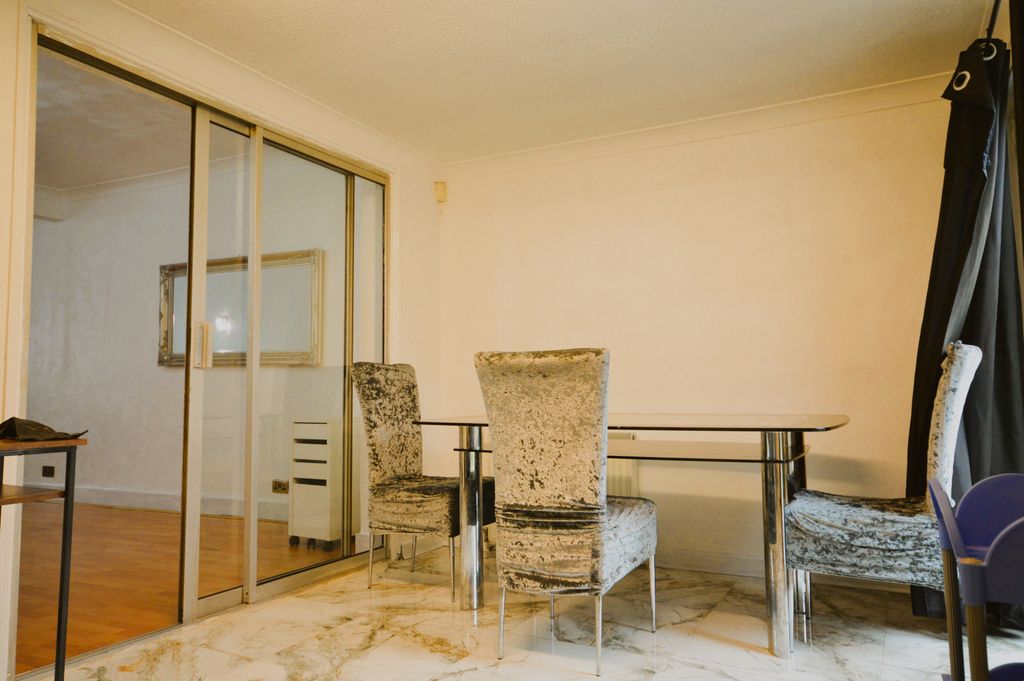 Property photo 3 of 13 Gallery
