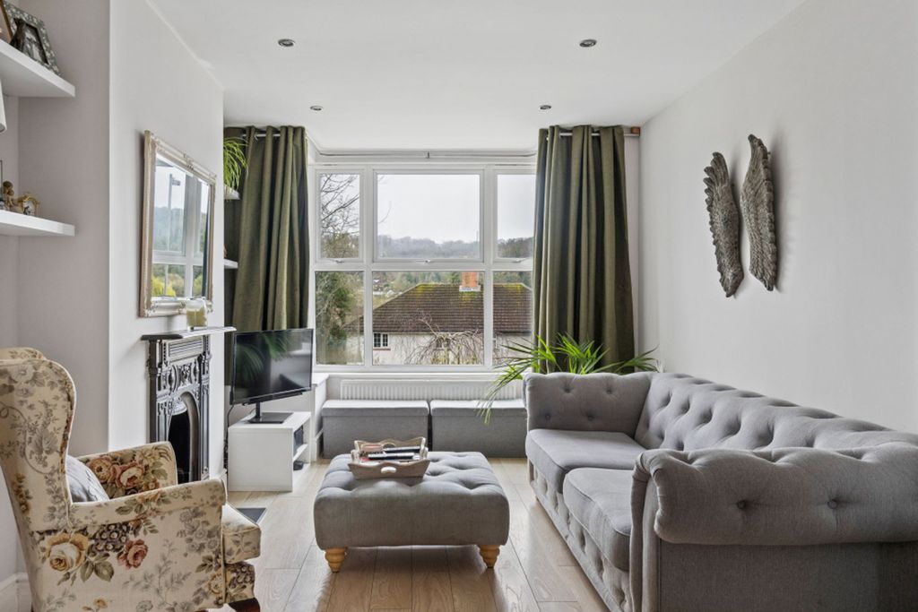 Property photo 2 of 22