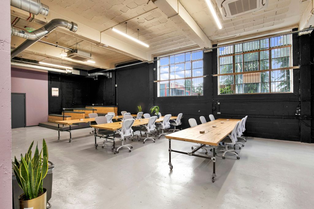 Property photo 1 of 18 Hive Co-Working - 7.Jpg