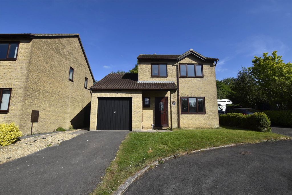 Property photo 1 of 19 External
