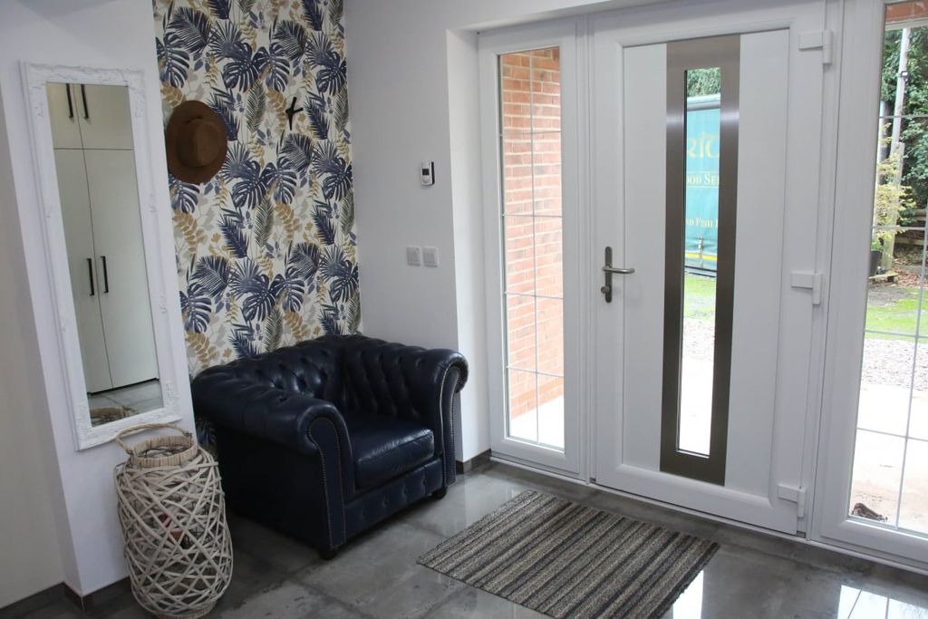 Property photo 3 of 38