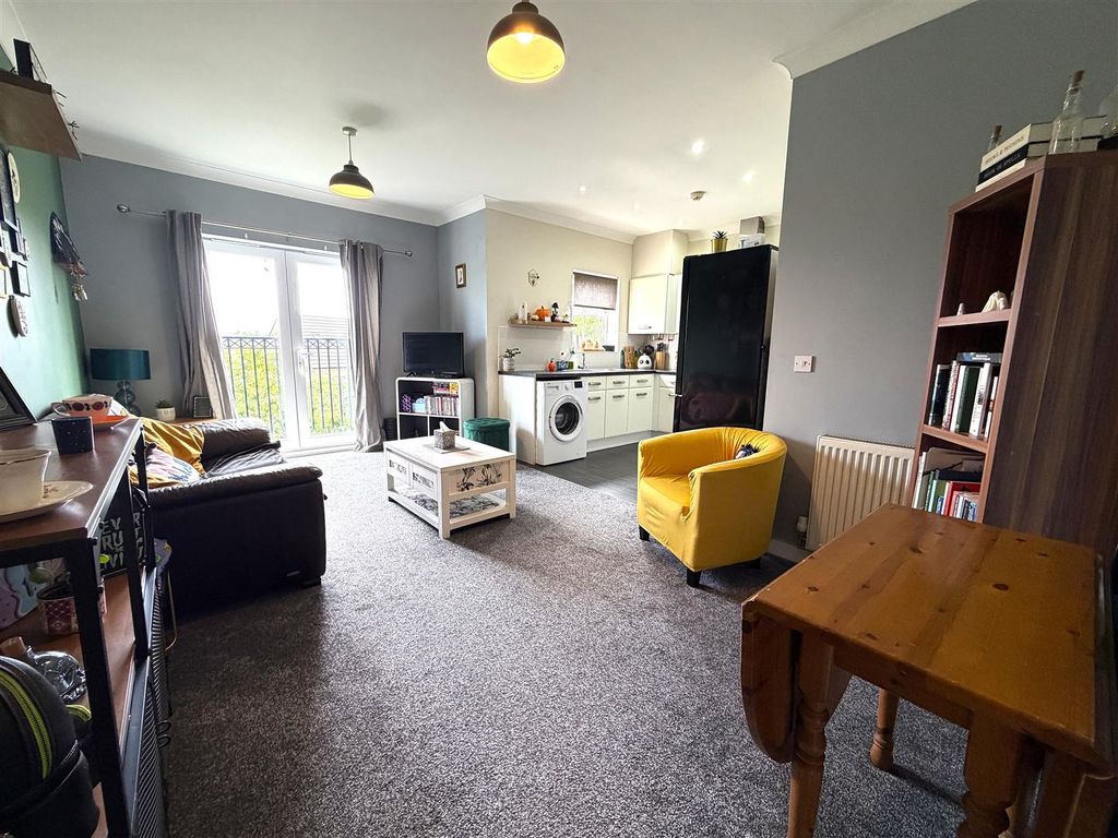 Property photo 2 of 12 Open Plan