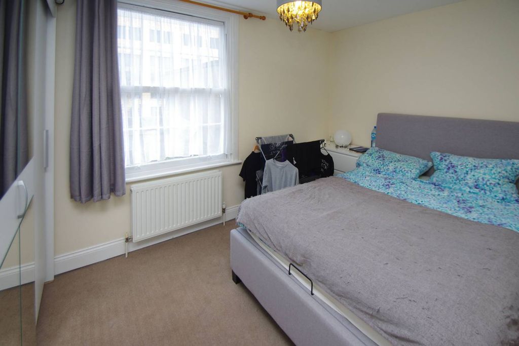 Property photo 1 of 4