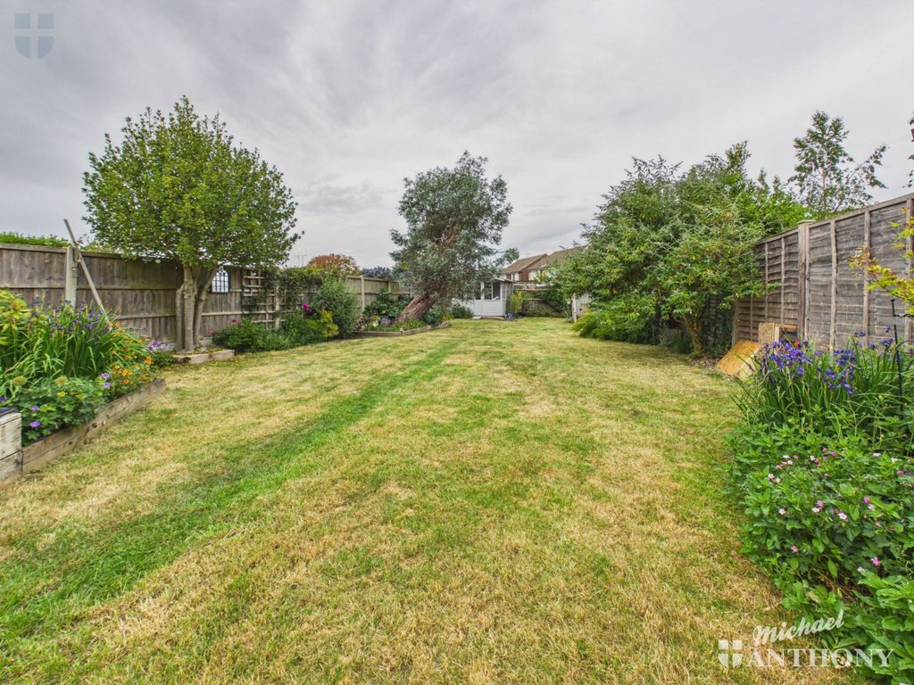 Property photo 3 of 25 Cam03852G0-Pr0677-Still022