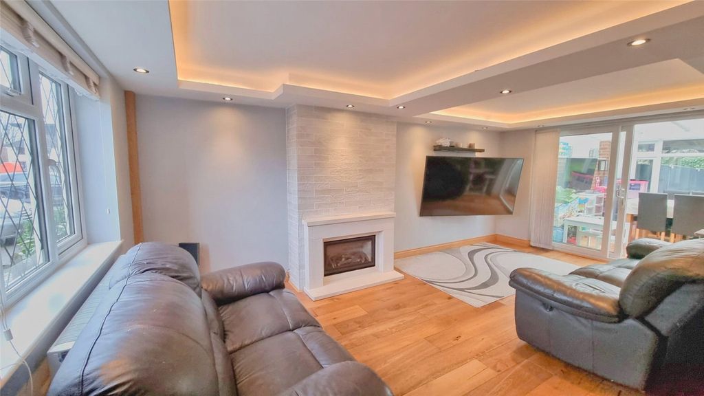 Property photo 3 of 17 Picture No. 05