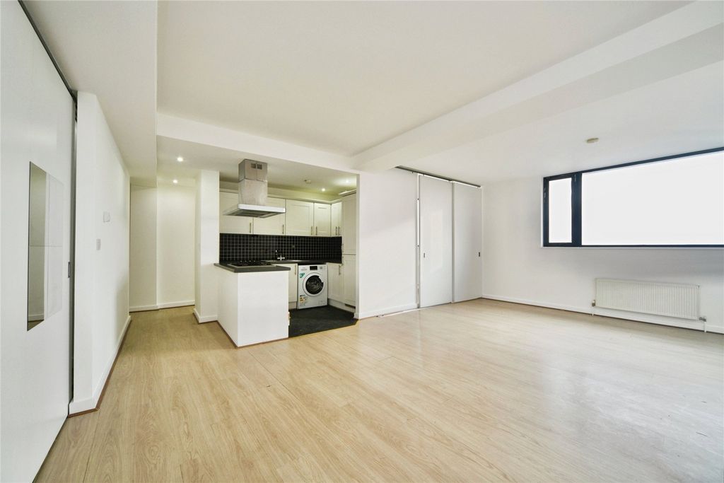 Property photo 1 of 13 Picture No. 04