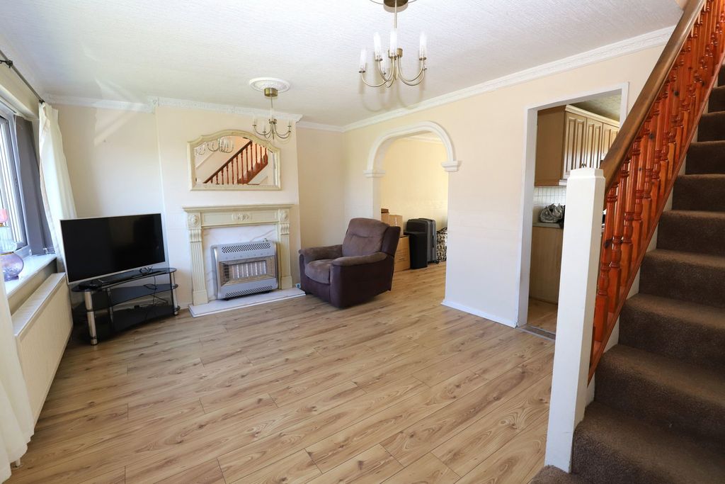 Property photo 3 of 24