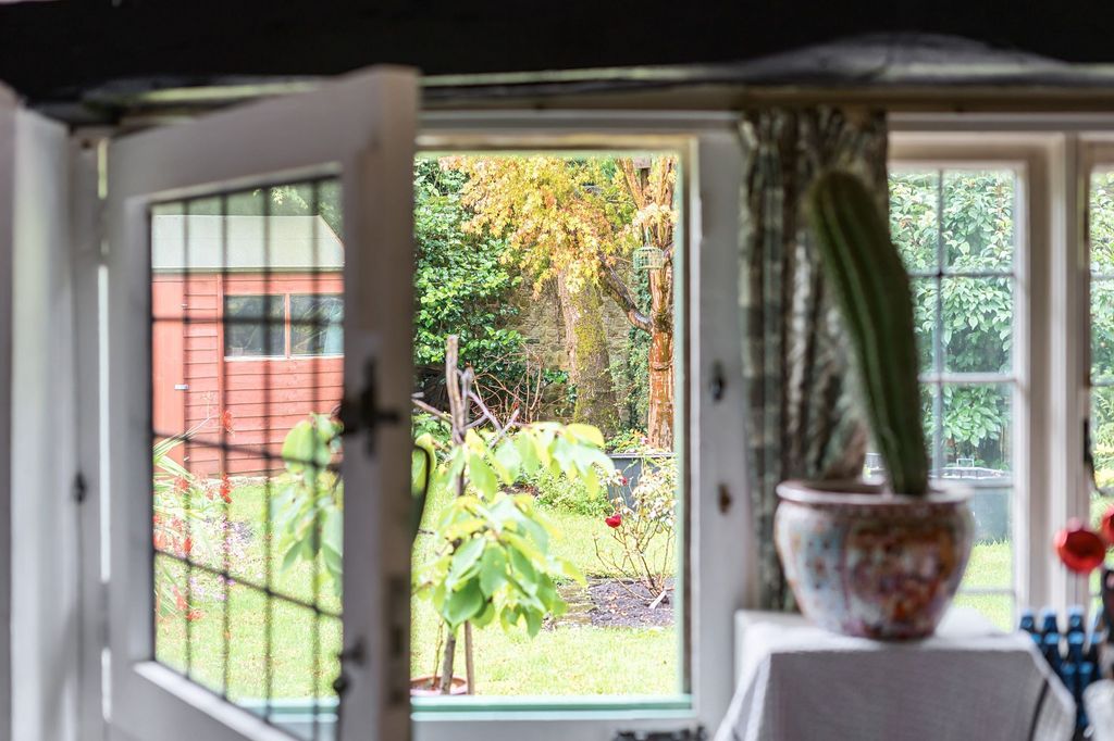 Property photo 2 of 12 Stable Door