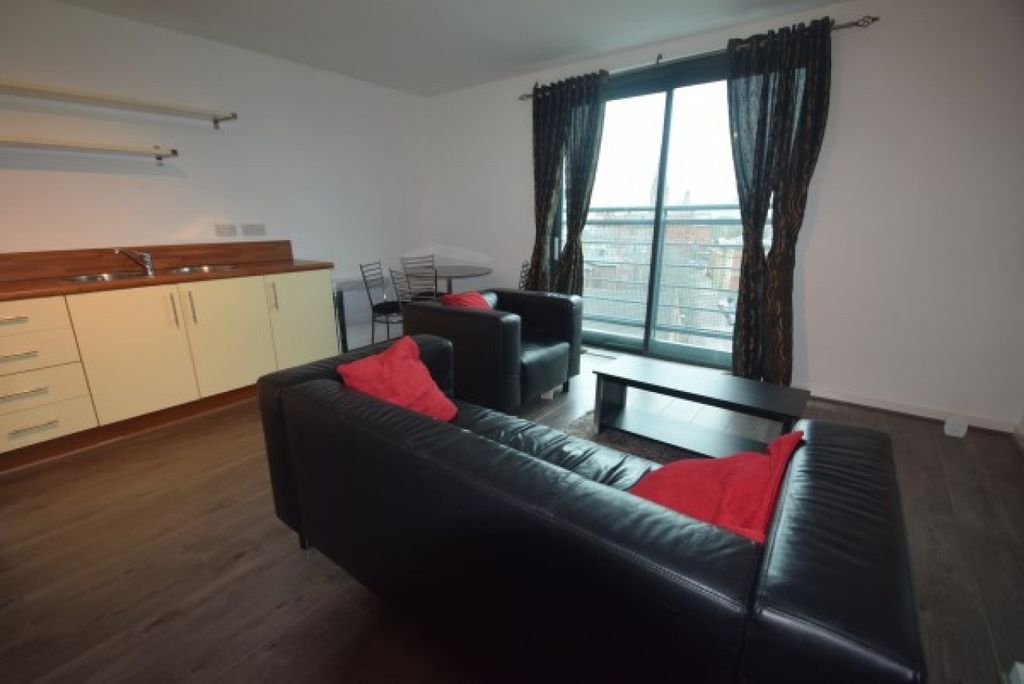 Property photo 3 of 10 Lounge