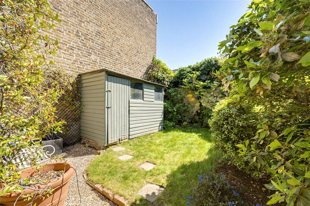 Property photo 3 of 14 Garden