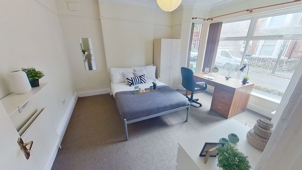 Property photo 1 of 10 Bed