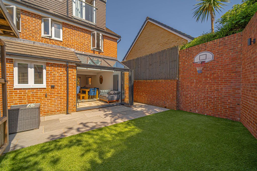 Property photo 2 of 53