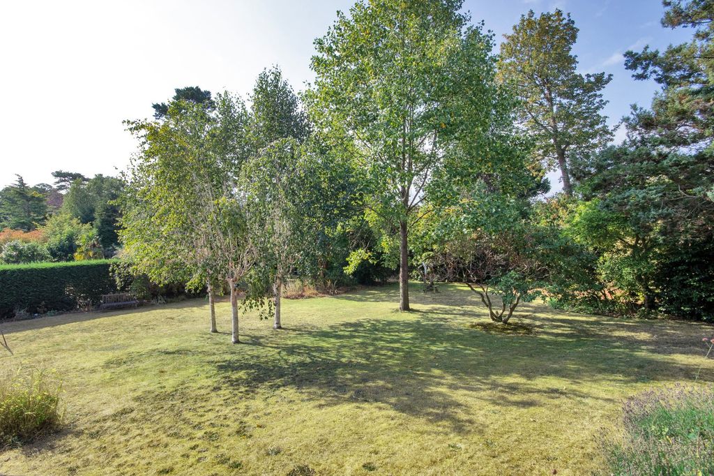 Property photo 3 of 15 Garden