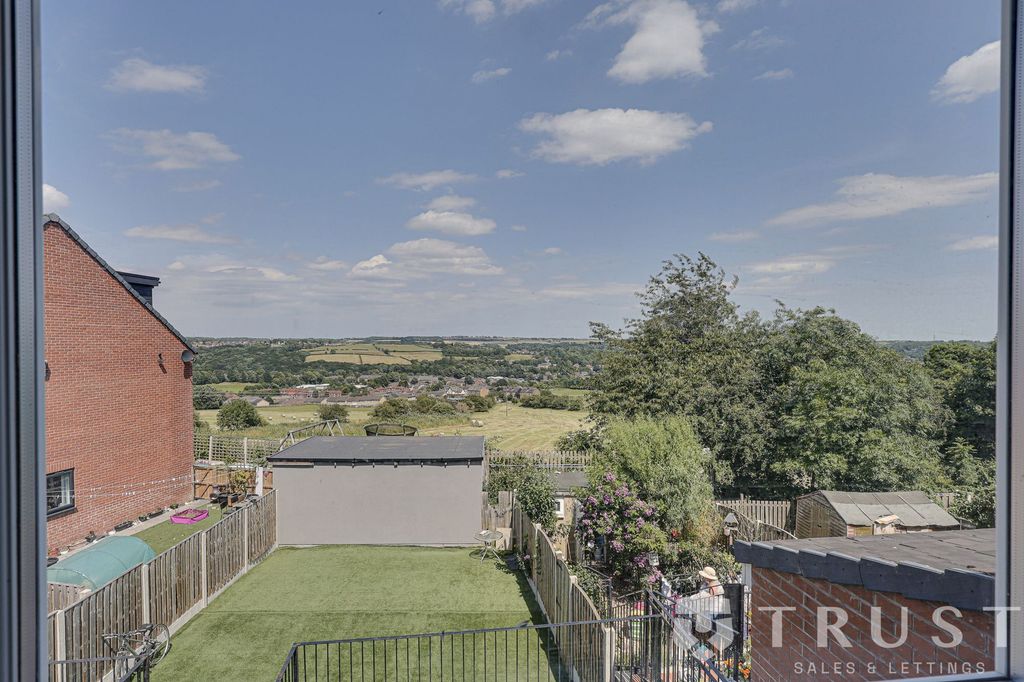 Property photo 3 of 26