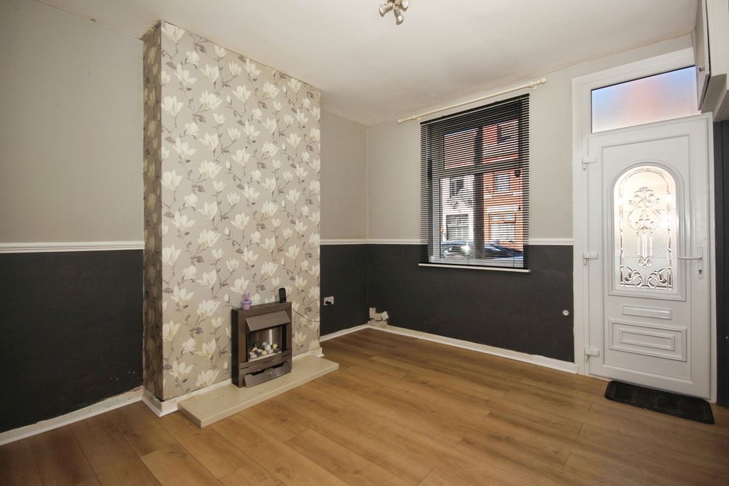 Property photo 2 of 14 Front Reception