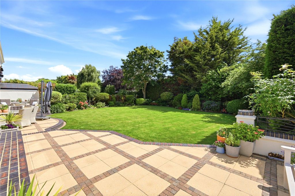 Property photo 2 of 35 Picture No. 12