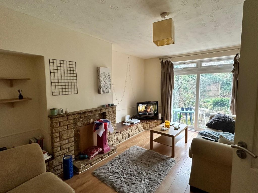 Property photo 2 of 7 Living Room