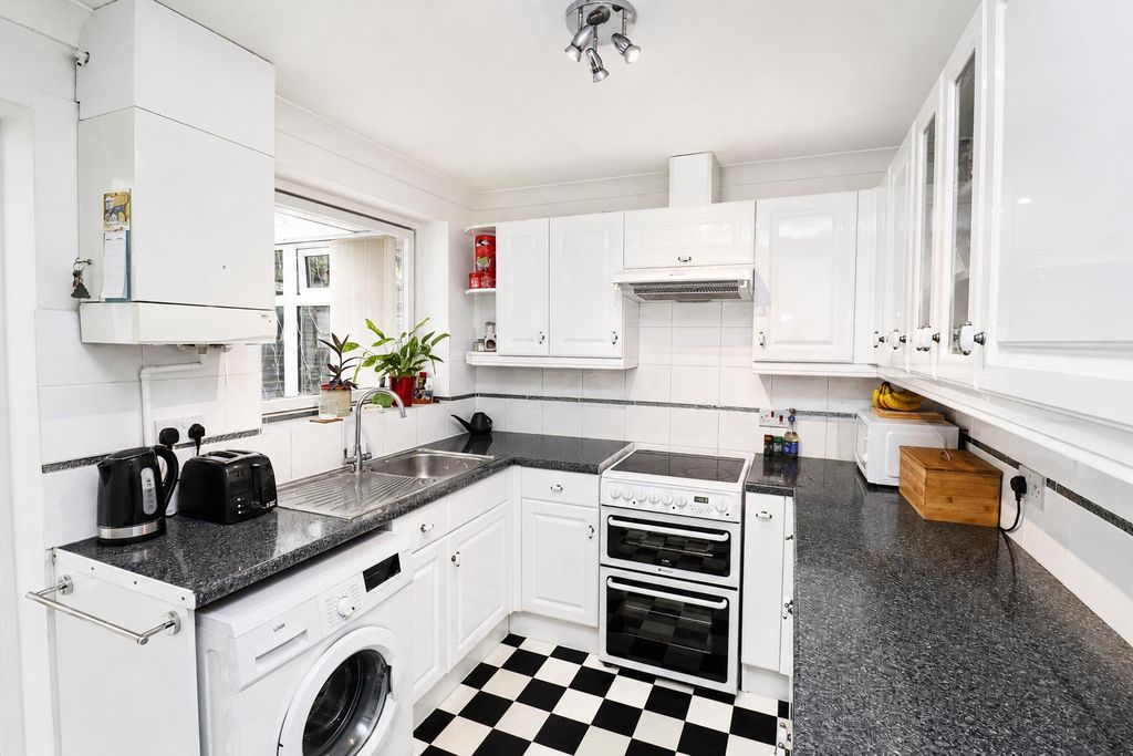 Property photo 2 of 15 Kitchen