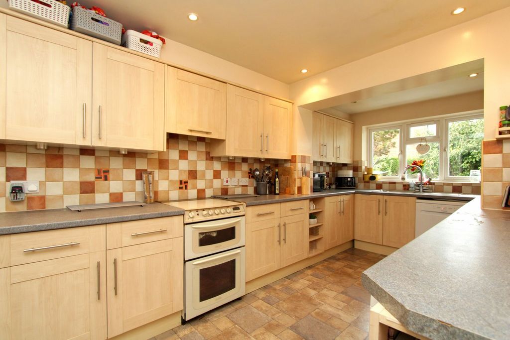 Property photo 2 of 22