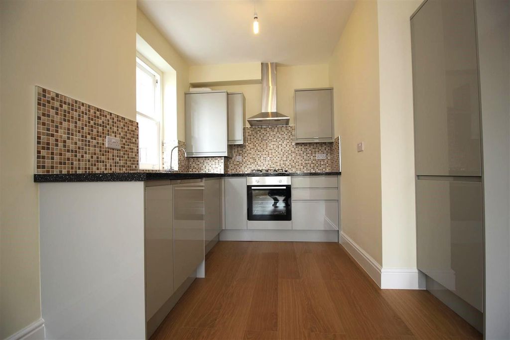 Property photo 3 of 12 Kjihmbdcykjdphmr3Uy51Gcdnl8.Jpg