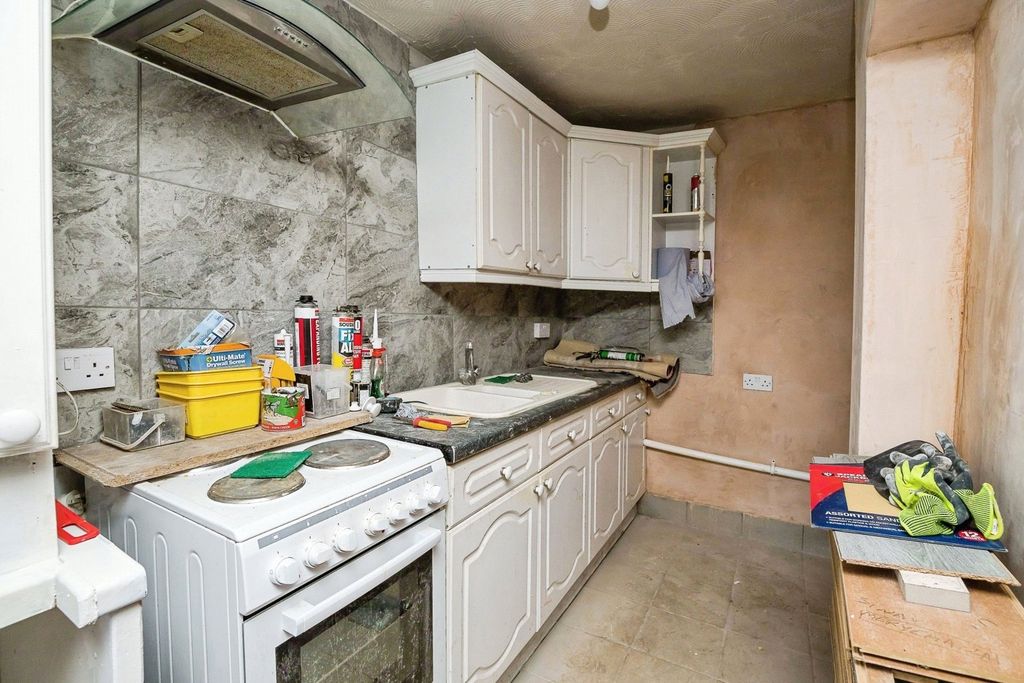 Property photo 2 of 11 Picture No. 13