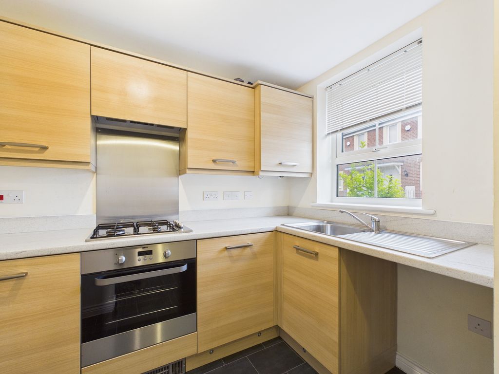 Property photo 3 of 16 Kitchen