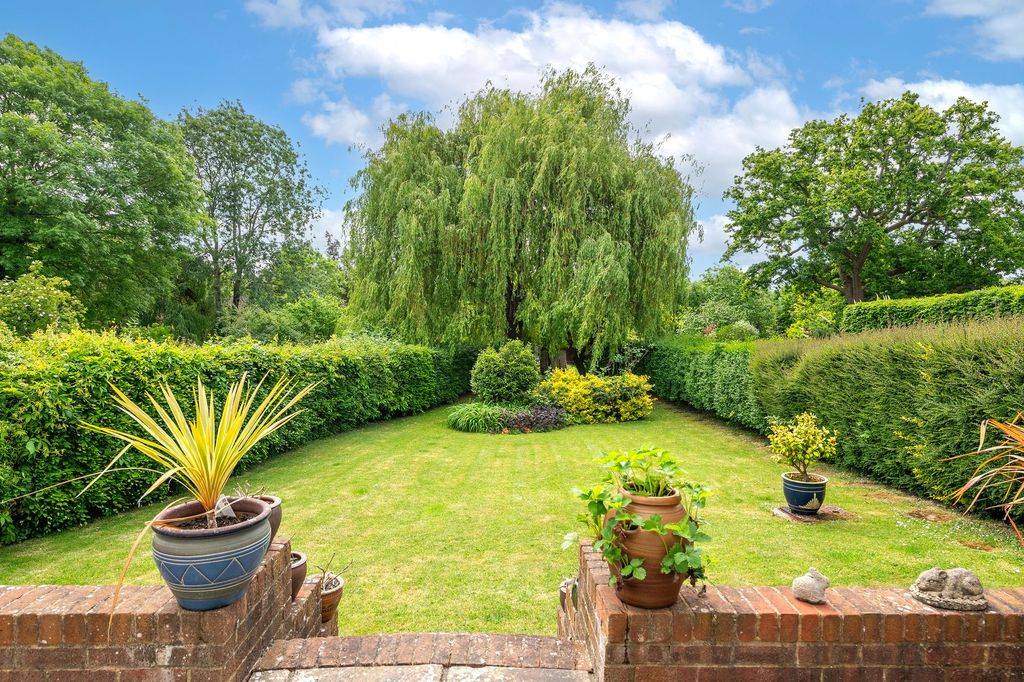 Property photo 2 of 32