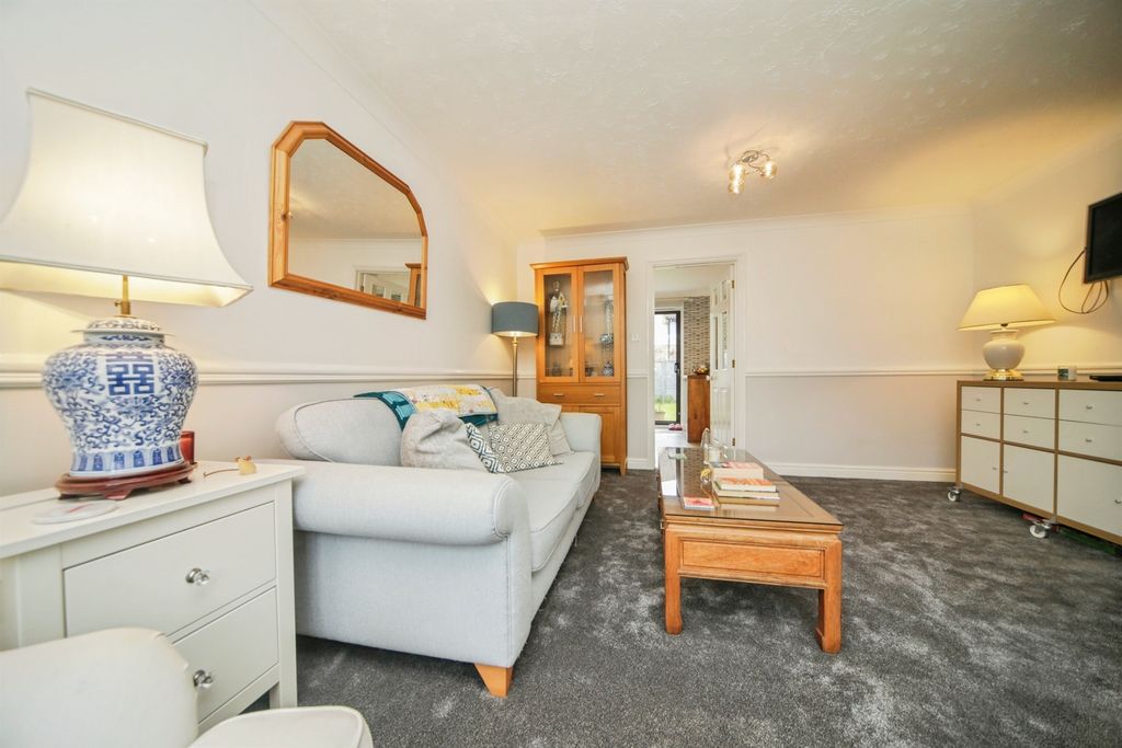 Property photo 3 of 15