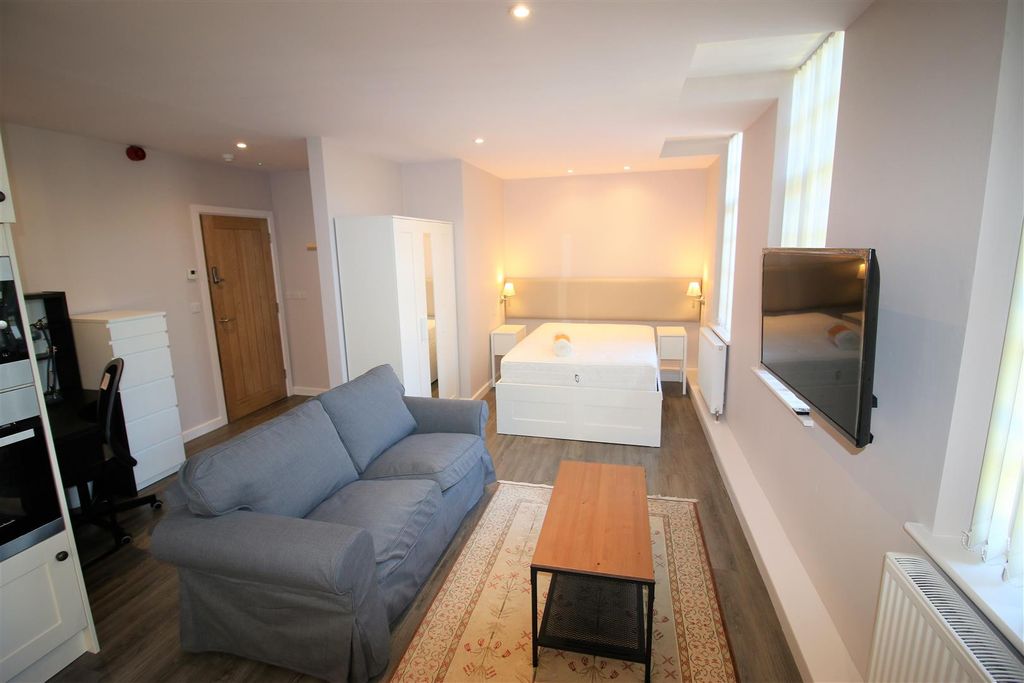 Property photo 1 of 6 Property Photo