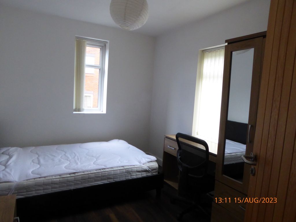 Property photo 3 of 8 Bedroom Two