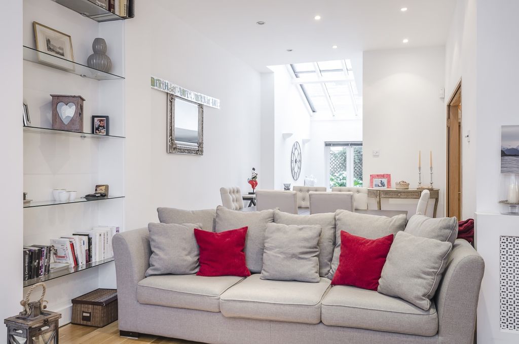 Property photo 3 of 16 12-Mimosa-Street-...