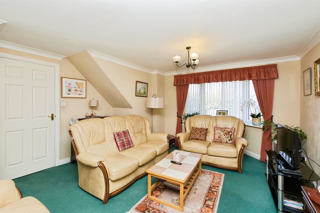 Property photo 3 of 20