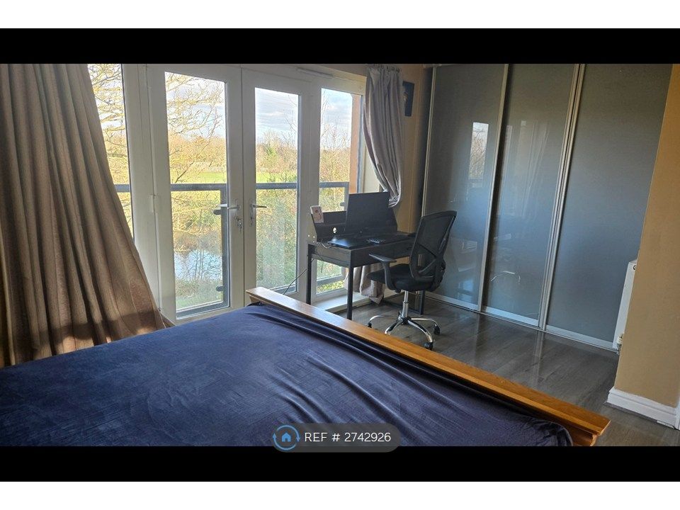 Property photo 2 of 34