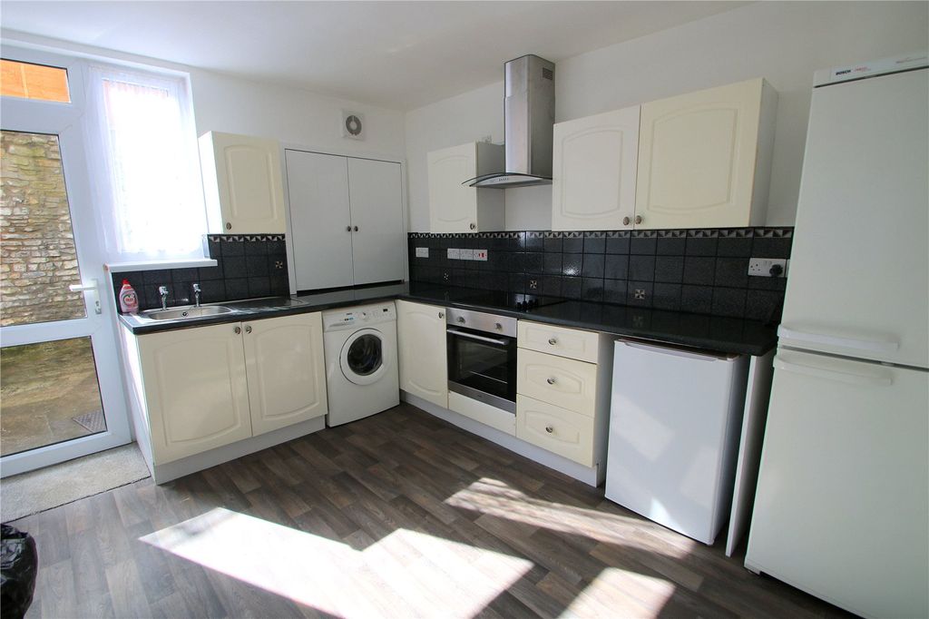 Property photo 2 of 6 Picture No. 04