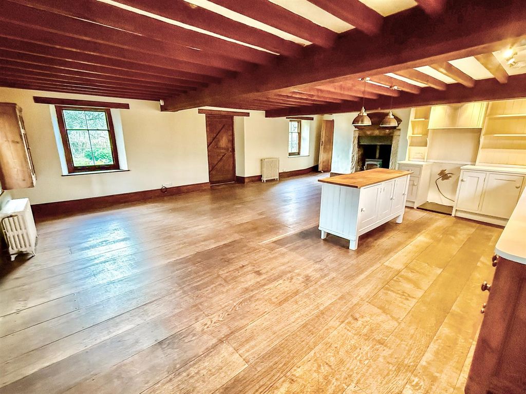 Property photo 2 of 26 Kitchen/Dining Room