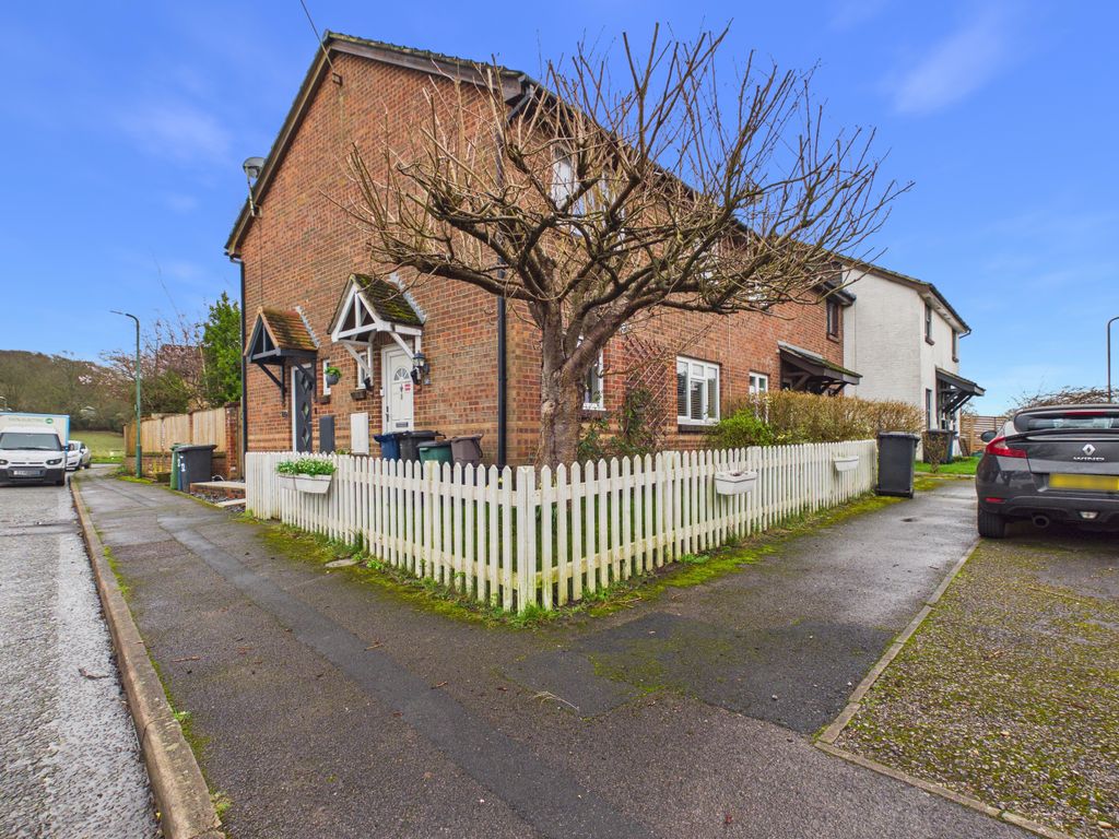 Property photo 1 of 12 Cam02536G0-Pr0060-Still010