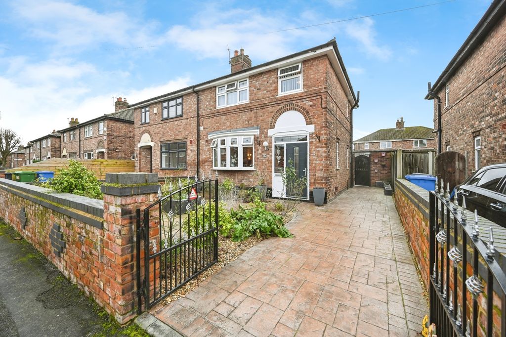 Property photo 3 of 31 Front View