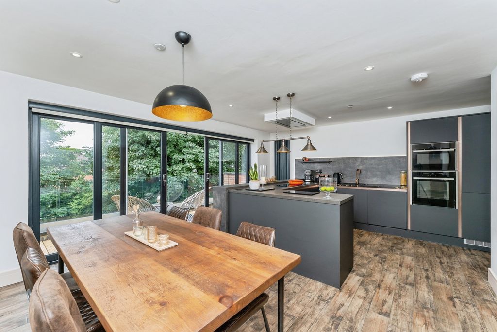 Property photo 2 of 37 Kitchen/Dining Room