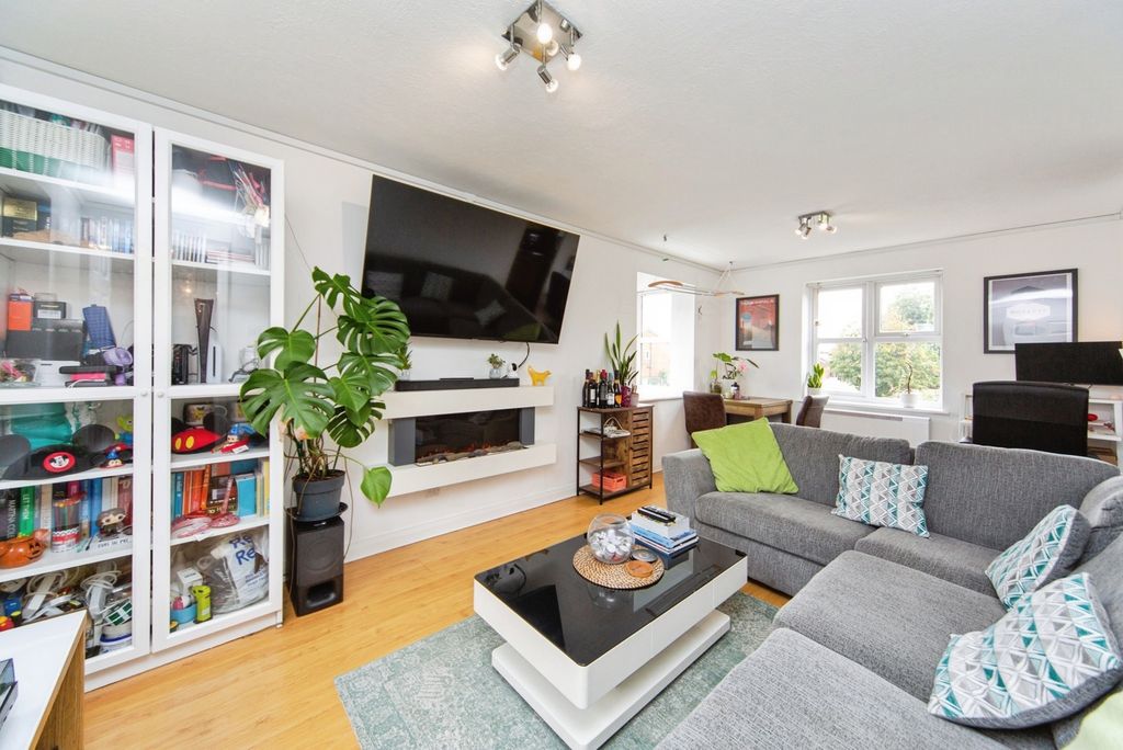Property photo 2 of 17 Pbox-Img.Jpg