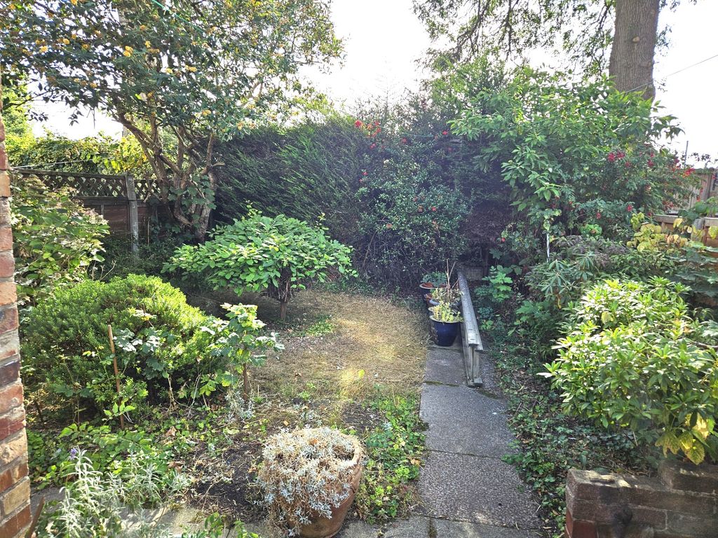 Property photo 2 of 18 Outside