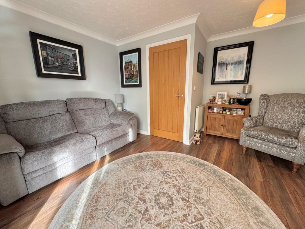 Property photo 3 of 14 9Ed62270-7d10-4586-A66A-75Ca5742F871