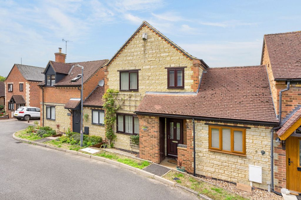 Property photo 1 of 34