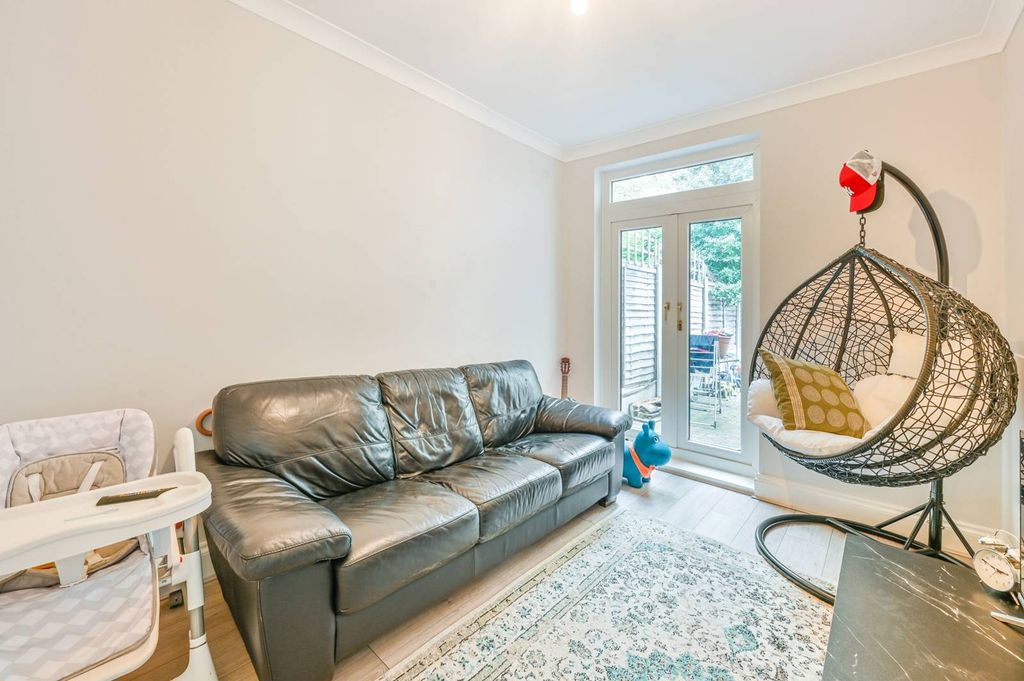 Property photo 2 of 10