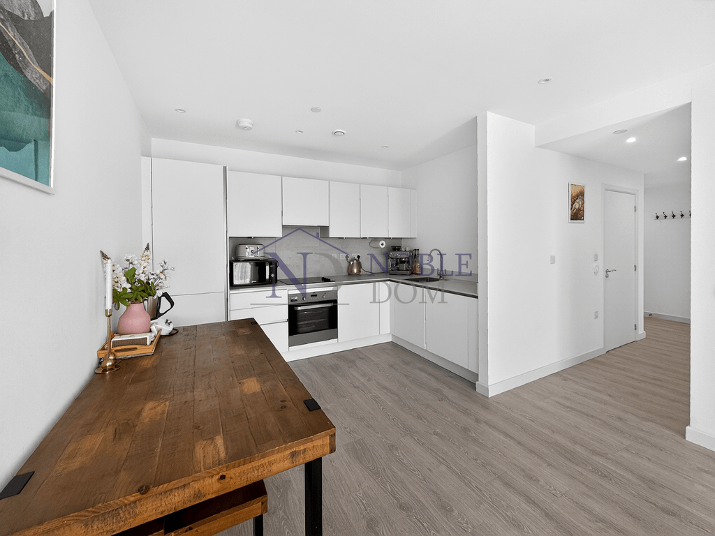 Property photo 2 of 17 Gallery