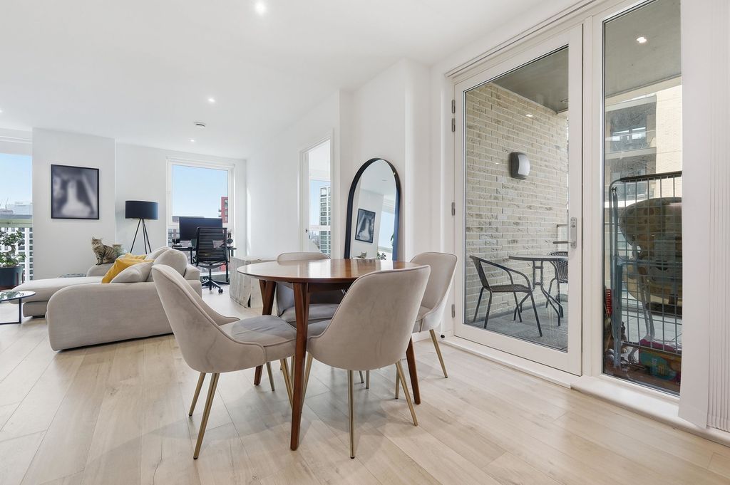 Property photo 3 of 19 Photo 3