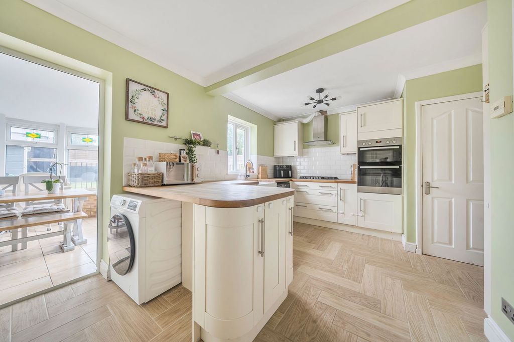Property photo 1 of 22