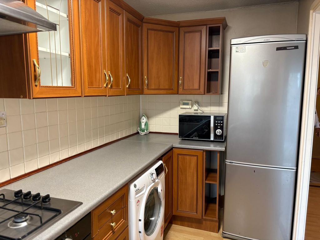 Property photo 2 of 11