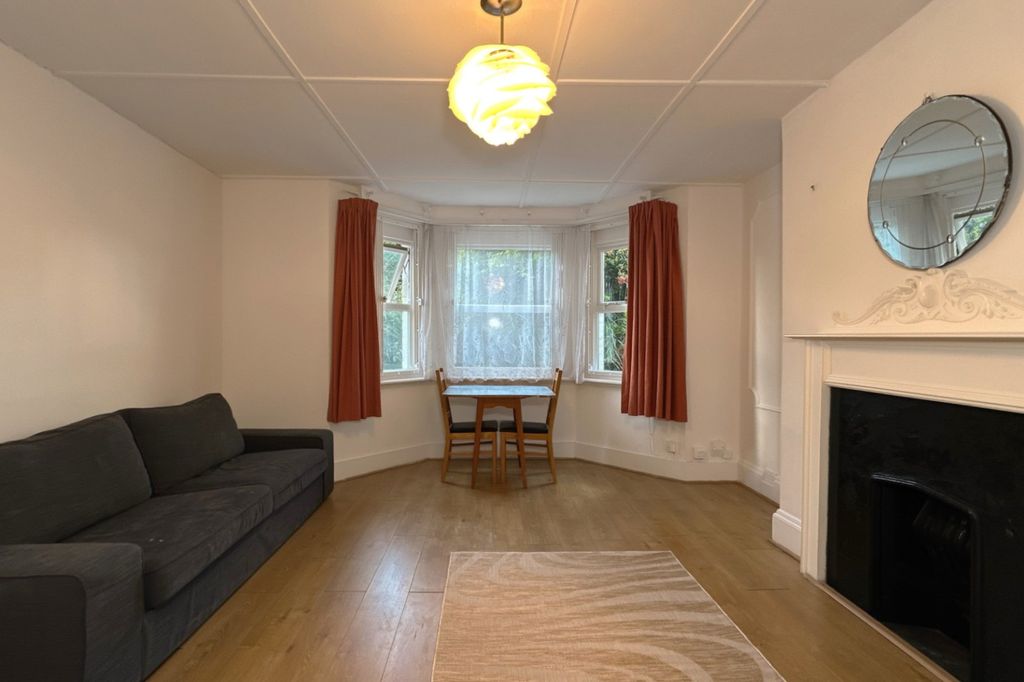 Property photo 2 of 19 Picture No. 13